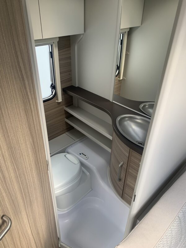 BÜRSTNER AVERSO 470 TS, Wohnwagen - Image 10